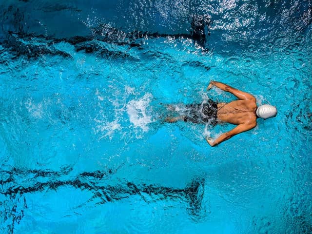 Désinfection des eaux des piscines par les lampes UV